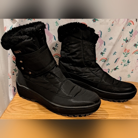 NWOT Pajar Moscou Black Nylon & Sherpa Waterproof Outdoor Boot Shoe SZ 9 40EU - Picture 1 of 9